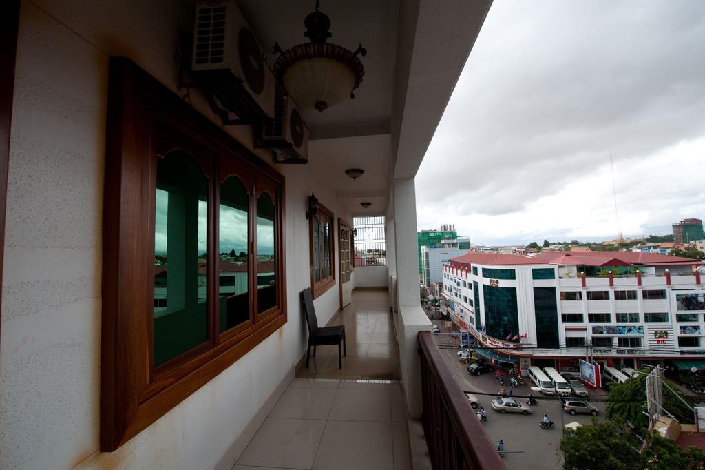 Wei Si Deng Hotel & Restaurant Phnom-Penh Buitenkant foto