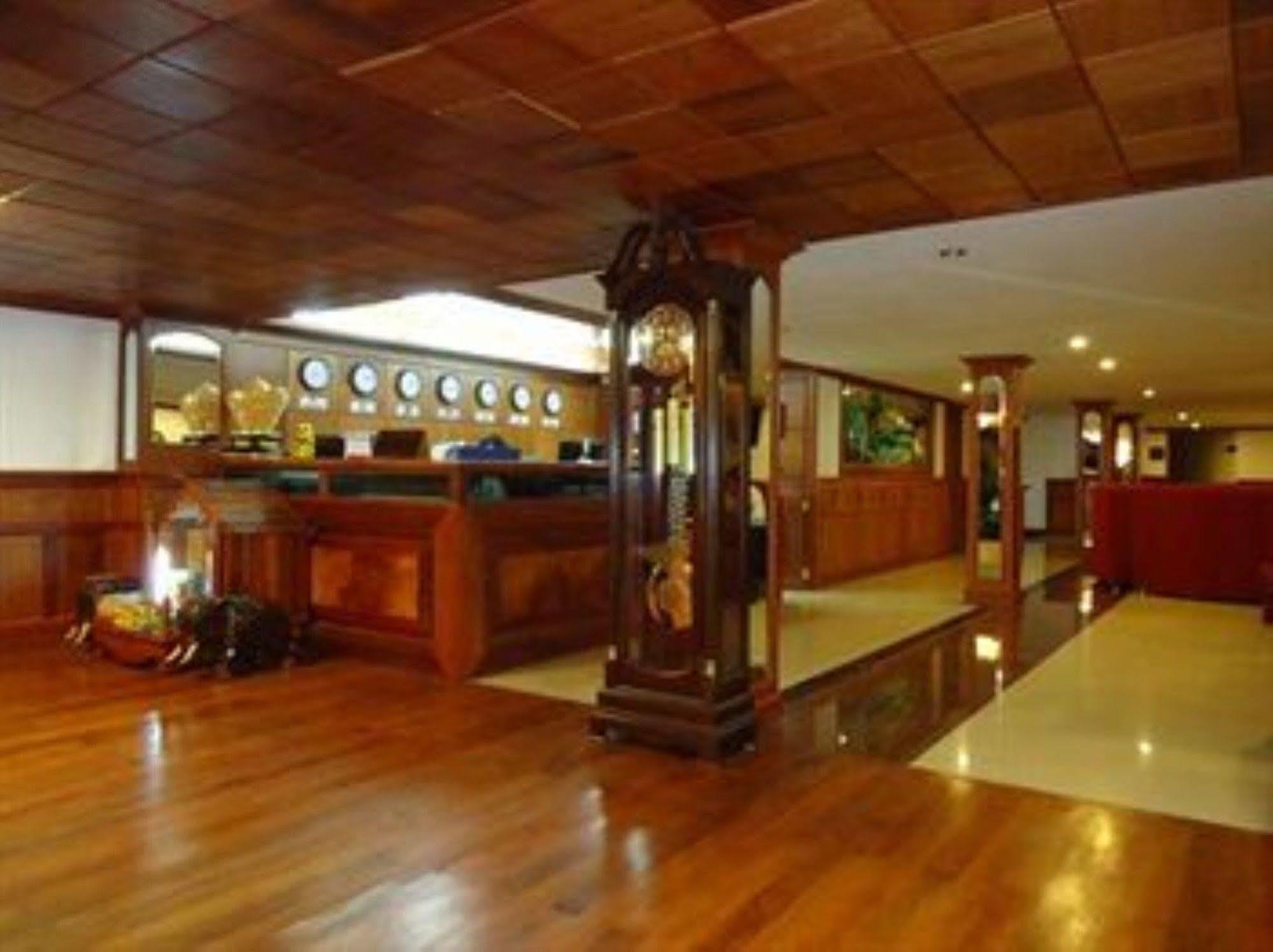 Wei Si Deng Hotel & Restaurant Phnom-Penh Buitenkant foto