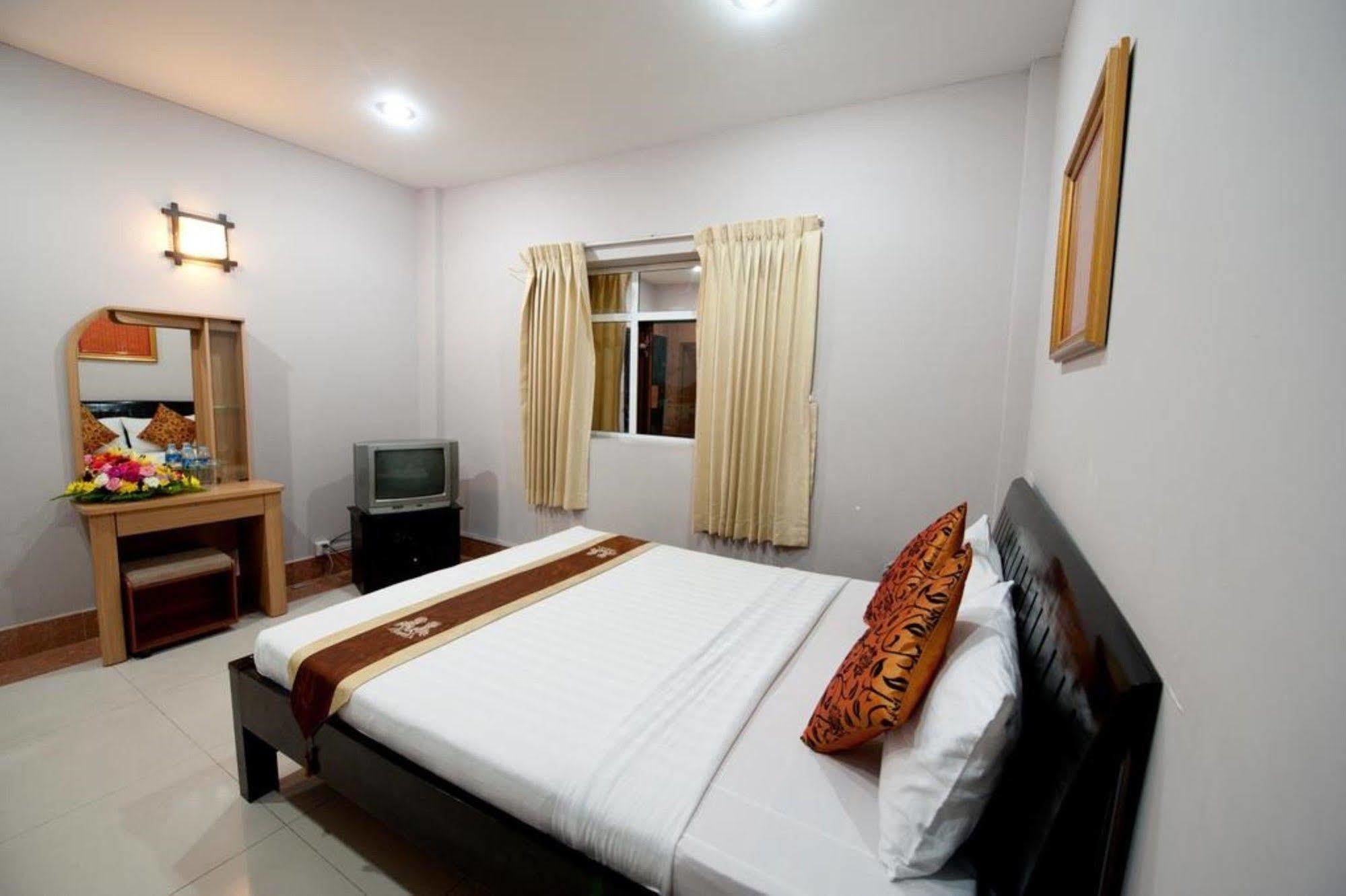 Wei Si Deng Hotel & Restaurant Phnom-Penh Buitenkant foto