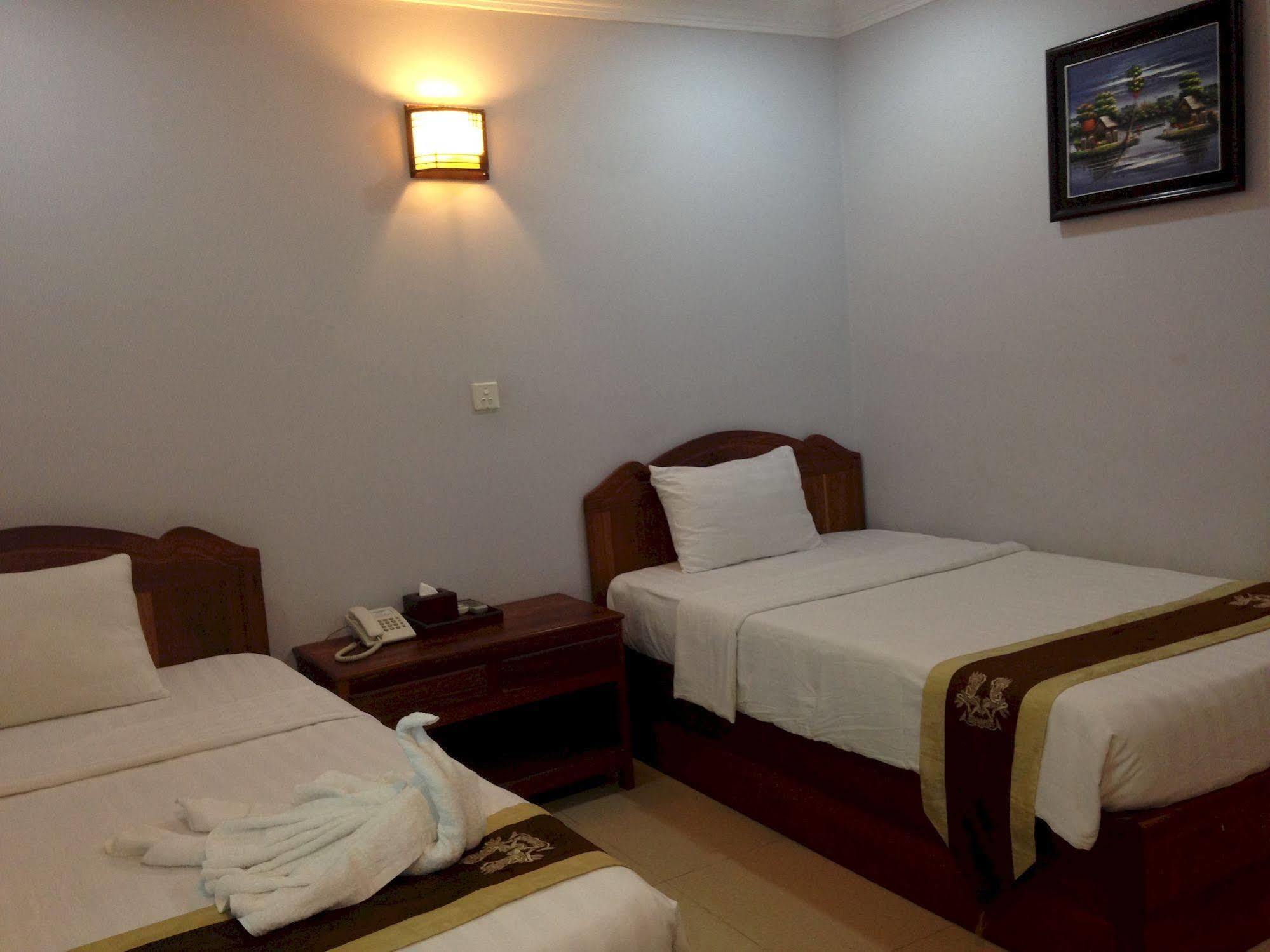 Wei Si Deng Hotel & Restaurant Phnom-Penh Buitenkant foto
