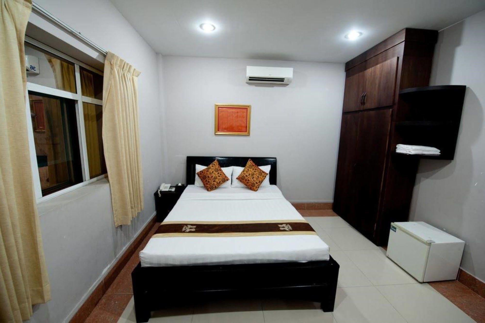 Wei Si Deng Hotel & Restaurant Phnom-Penh Buitenkant foto