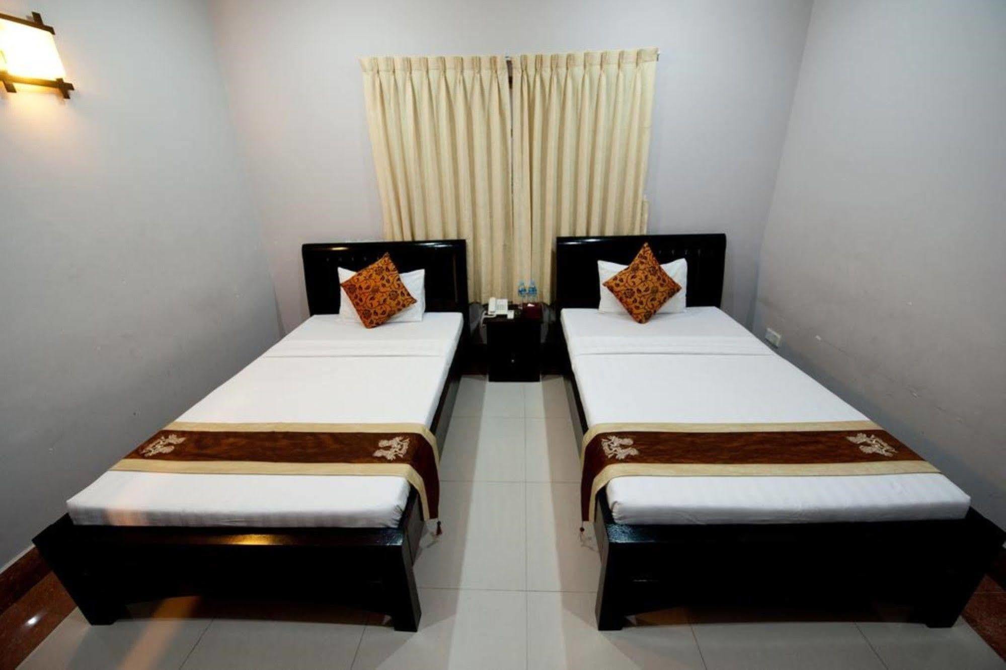 Wei Si Deng Hotel & Restaurant Phnom-Penh Buitenkant foto
