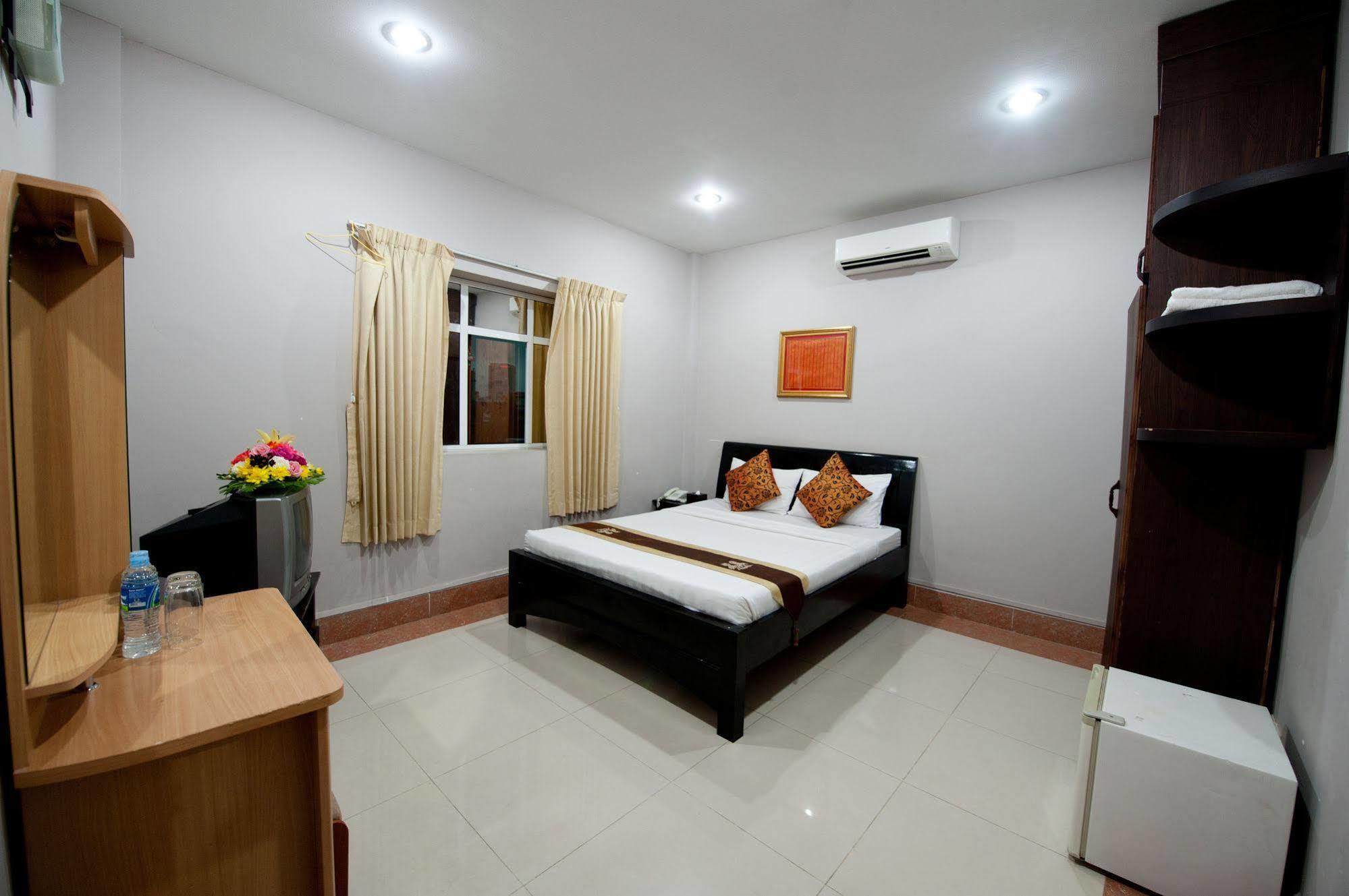 Wei Si Deng Hotel & Restaurant Phnom-Penh Buitenkant foto